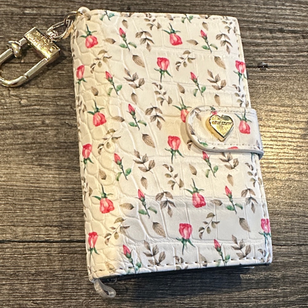 🎀Betsey Johnson Tea Rose Croc Embossed Wallet